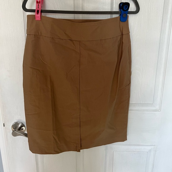 5/$100 Cleo Skirt - Picture 3 of 5
